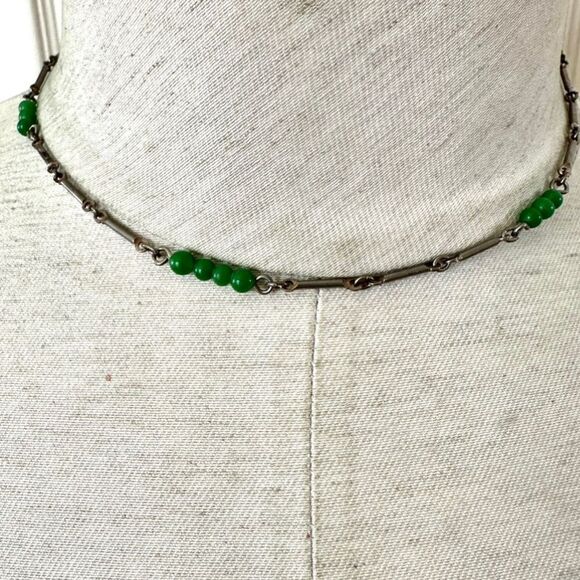 Jewelry - Green beaded silver tone dainty necklace